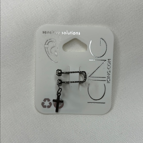 ICING Black Cross Ear Cuff - Picture 1 of 1